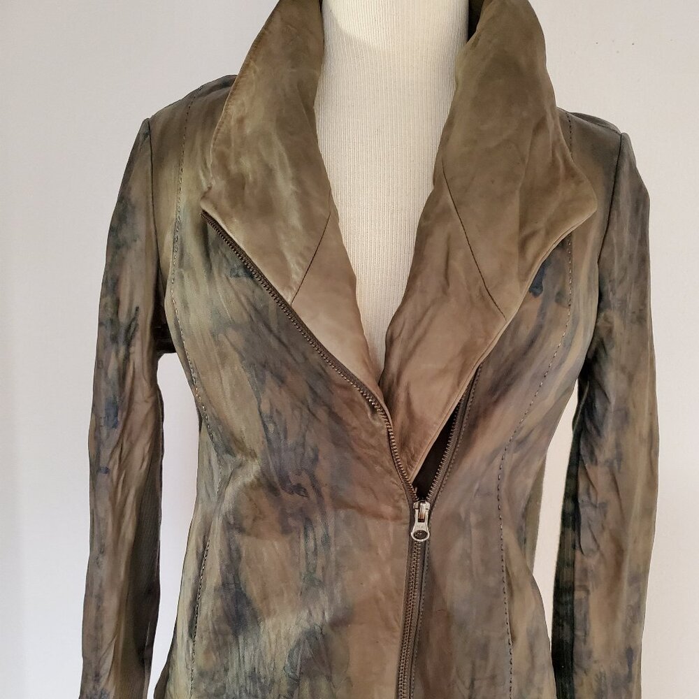 **** SOLD ****** - Picture 1 of 11